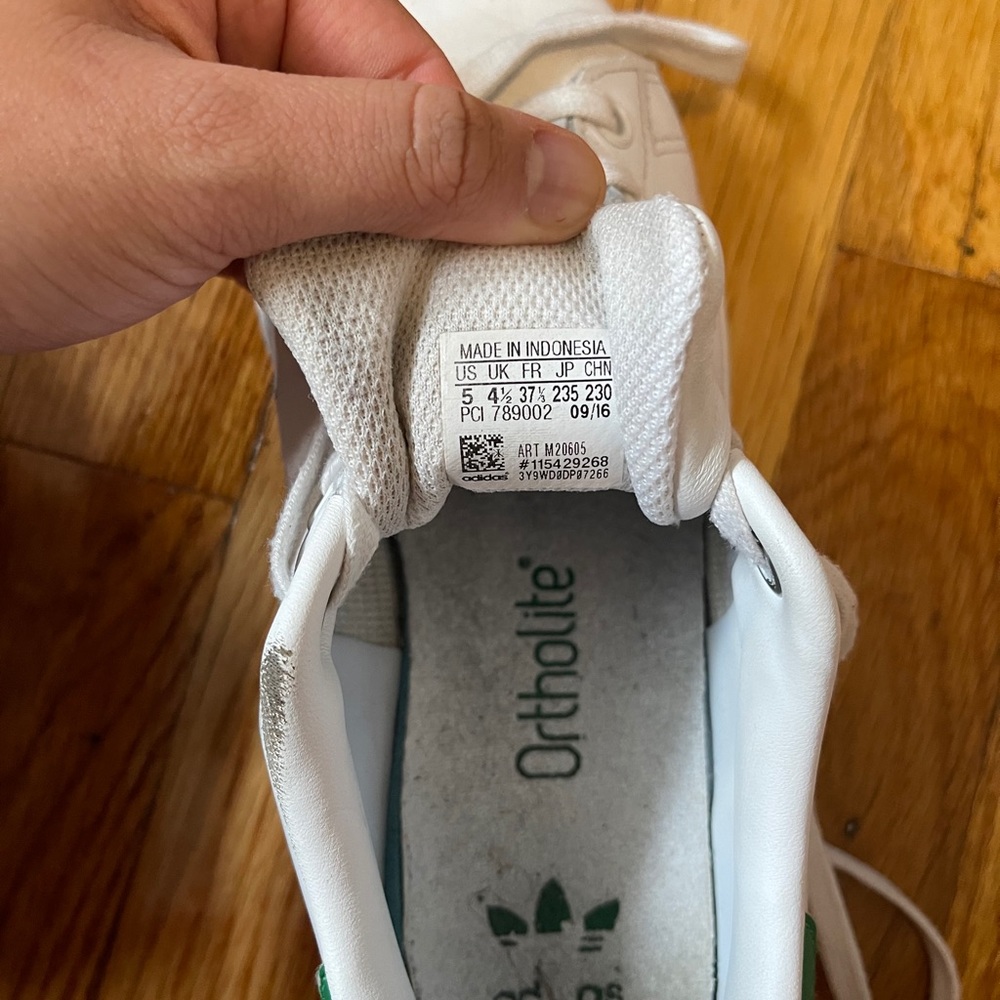 Stan Smiths - image 4